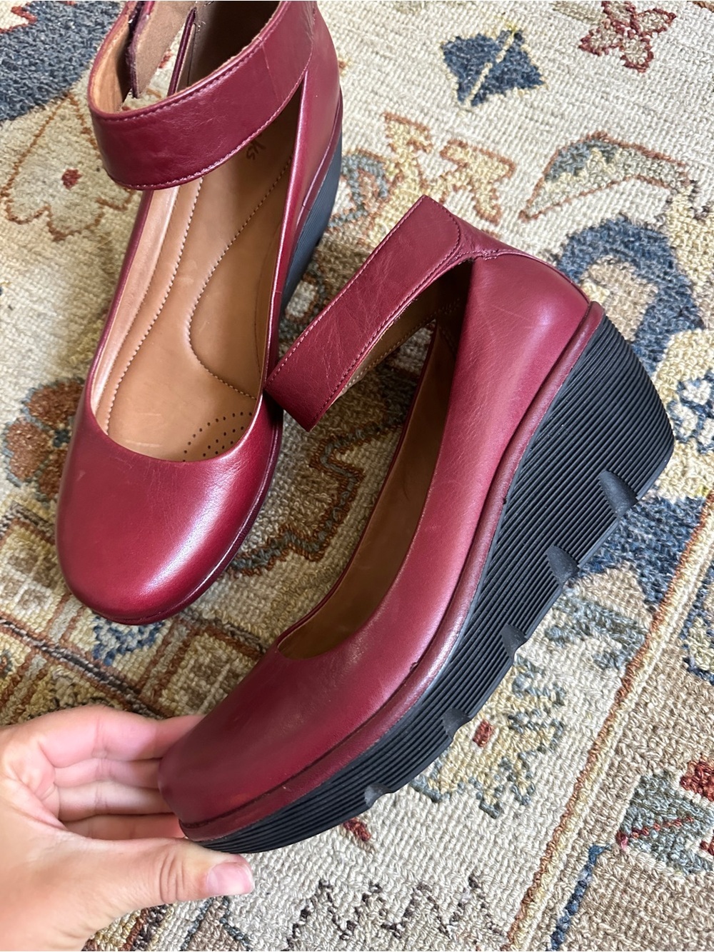 Clarks Artisan Clarene Tide Leather Ankle Strap Platform Wedges Maroon sz 9 - Picture 2 of 4